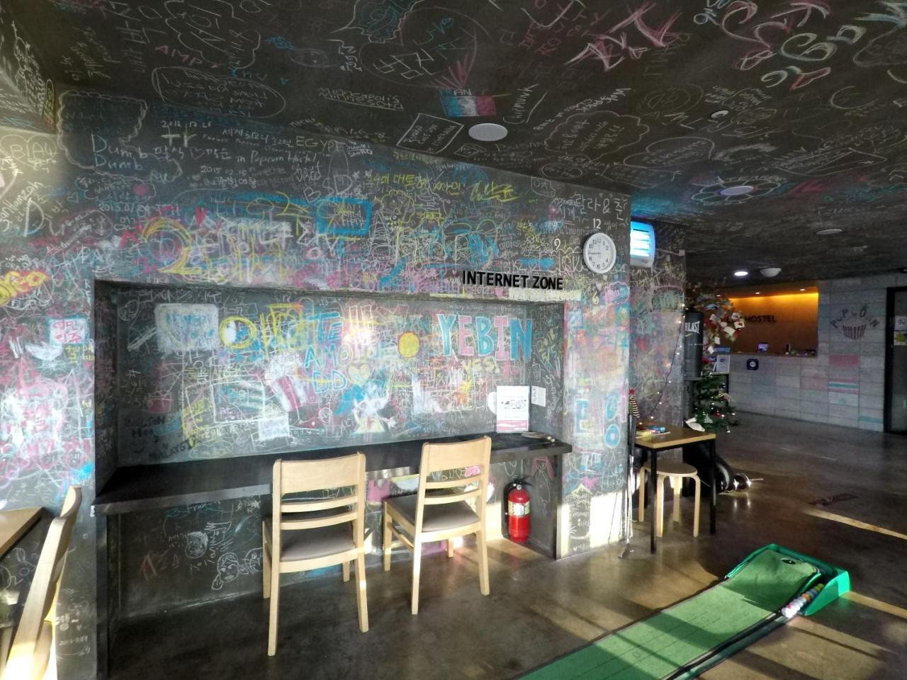 Busan Popcorn Hostel Екстериор снимка
