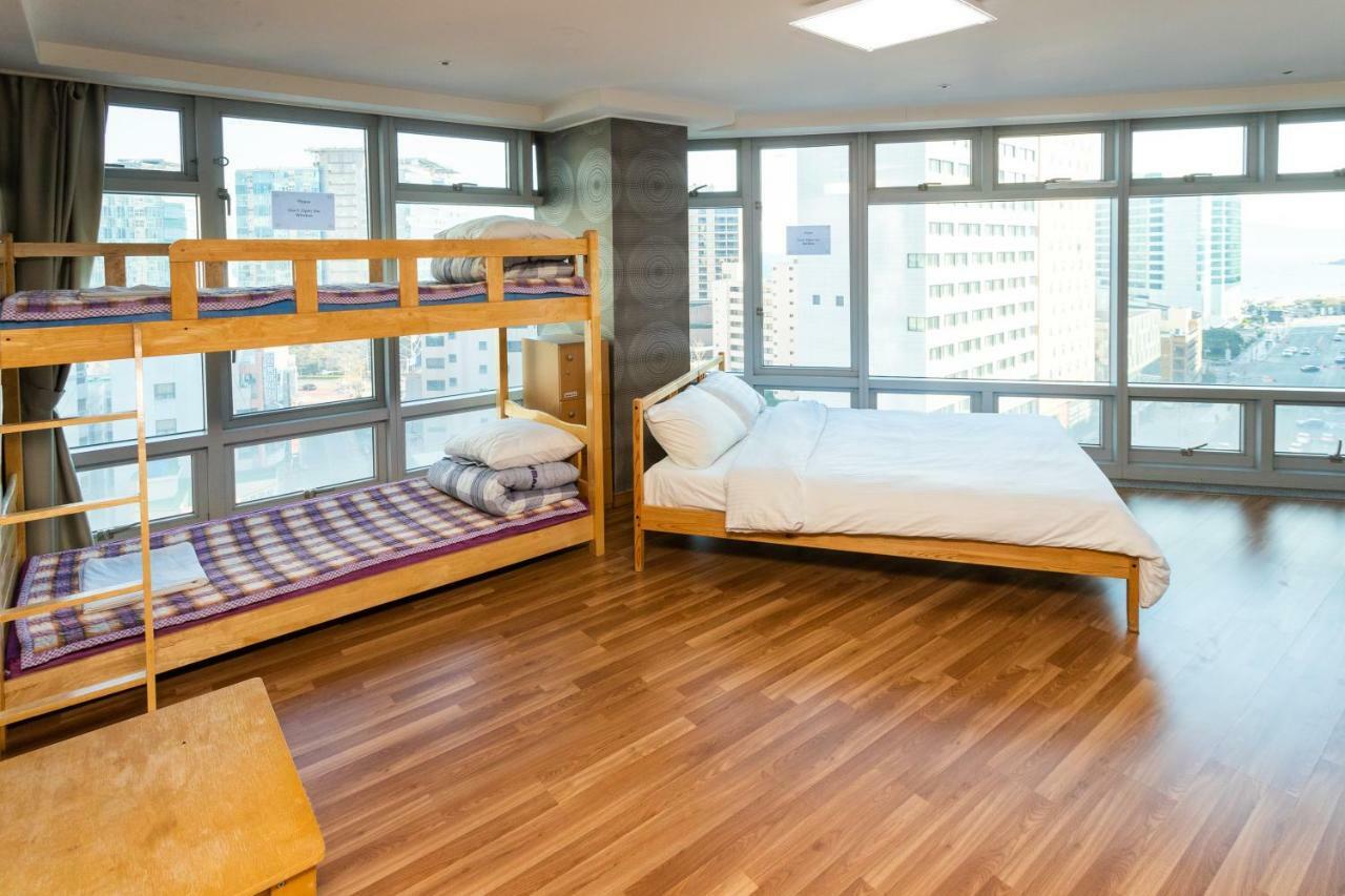 Busan Popcorn Hostel Екстериор снимка