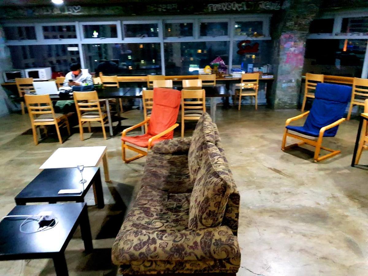 Busan Popcorn Hostel Екстериор снимка