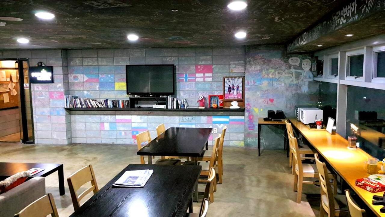 Busan Popcorn Hostel Екстериор снимка