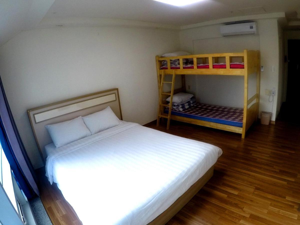 Busan Popcorn Hostel Екстериор снимка